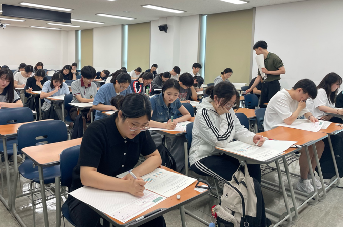 막 올린 건국대 입시,  대면 모의논술  첫 실시에 큰 관심 쏠려 대표이미지